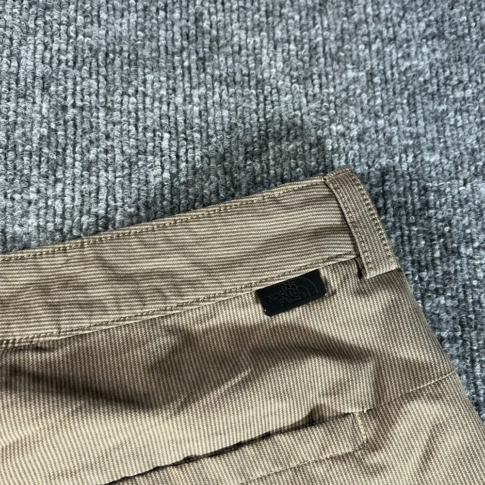 The North Face Rockaway Shorts Mens 38 Beige Hiking‎ Shorts